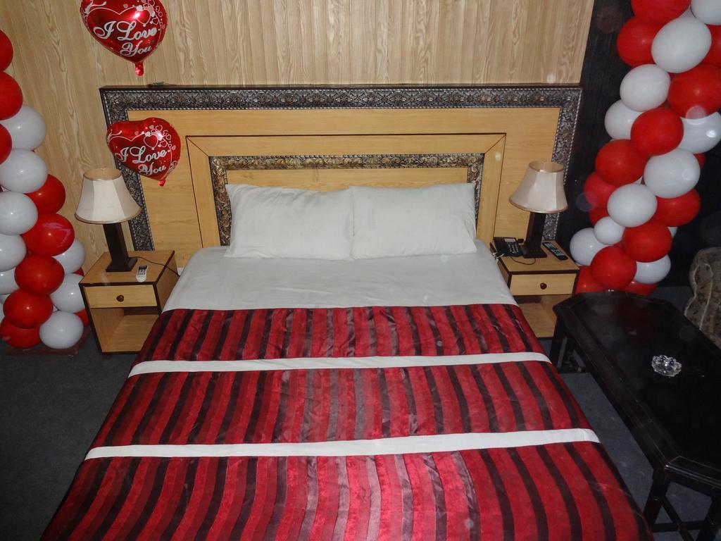Safari Hotel Upper Mall Lahore Zimmer foto